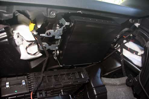 CD changer installed under dash board in ML